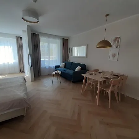 U Latarnika Przy Portowej 18 *